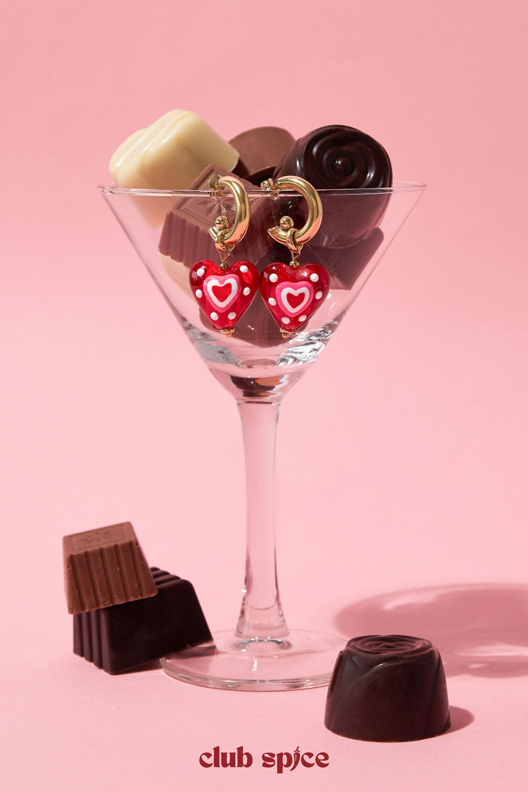 Oorbellen met hanger versierd hart